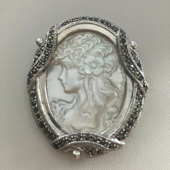 Mother of pearls & Marcasite Cameo brooch 925 Sterling Silver - Picture 4 of 10
